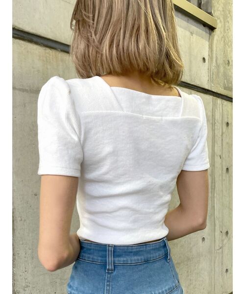 EMODA(エモダ)の「フロントボタンショートリブトップ(Tシャツ/カットソー・レディース・ホワイト/ブラック/ブルー・FREE)」の9枚目の写真