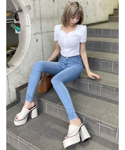 EMODA(エモダ)の「フロントボタンショートリブトップ(Tシャツ/カットソー・レディース・ホワイト/ブラック/ブルー・FREE)」の7枚目の写真