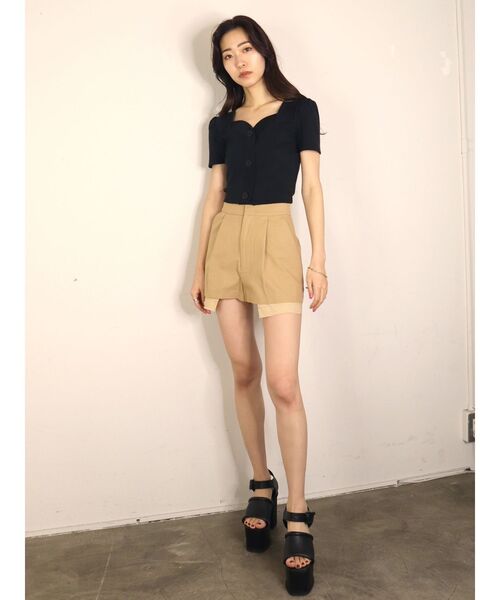 EMODA(エモダ)の「フロントボタンショートリブトップ(Tシャツ/カットソー・レディース・ホワイト/ブラック/ブルー・FREE)」の5枚目の写真