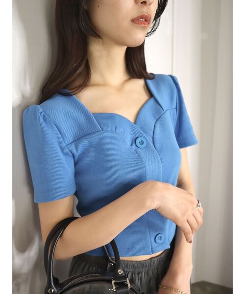 EMODA(エモダ)の「フロントボタンショートリブトップ(Tシャツ/カットソー・レディース・ホワイト/ブラック/ブルー・FREE)」の10枚目の写真