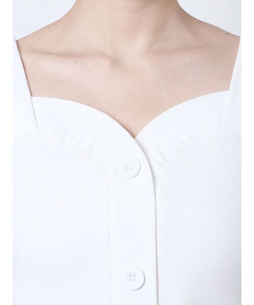 EMODA(エモダ)の「フロントボタンショートリブトップ(Tシャツ/カットソー・レディース・ホワイト/ブラック/ブルー・FREE)」の16枚目の写真