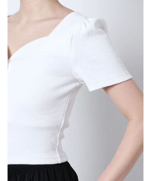 EMODA(エモダ)の「フロントボタンショートリブトップ(Tシャツ/カットソー・レディース・ホワイト/ブラック/ブルー・FREE)」の17枚目の写真