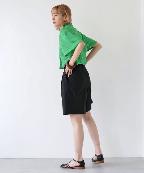 SLOBE citron.（スローブシトロン）の「SLOBE citron.カーブショートスリーブクロップドシャツ（シャツ/ブラウス・レディース・グリーン/ブラック・FREE）」の15枚目の写真