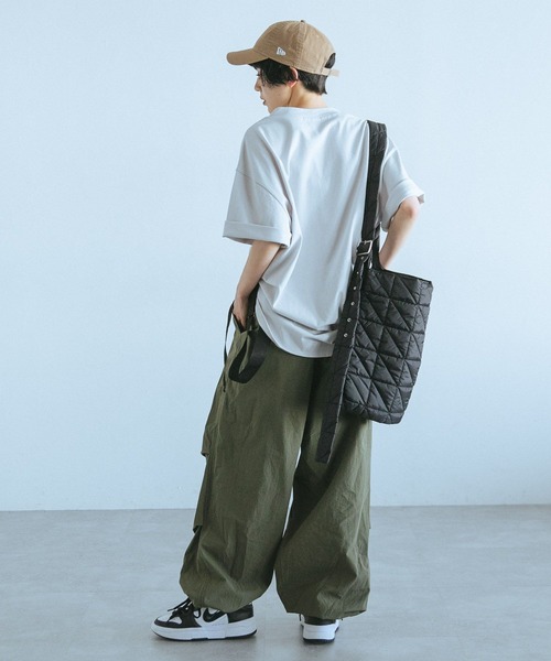 PAGEBOY（ページボーイ）の「WEB限定アイテム / BIGシルエットTシャツ（Tシャツ/カットソー・レディース・ブラック/ターコイズブルー/パープル/オフホワイト/グレイッシュベージュ/ホワイト系その他・FREE）」の11枚目の写真