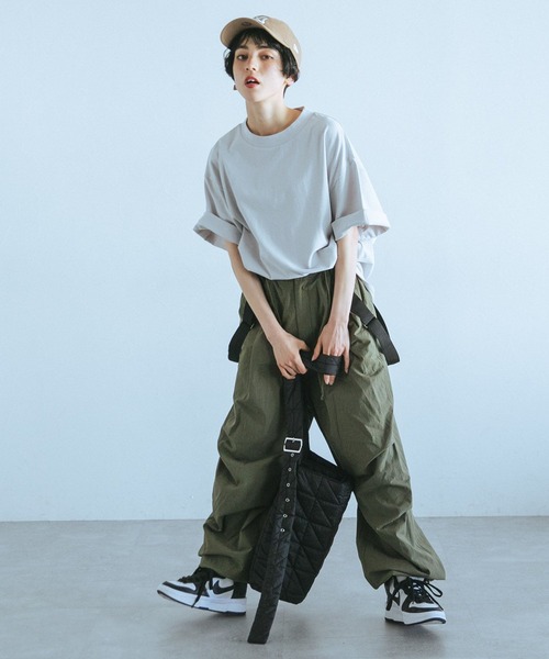 PAGEBOY（ページボーイ）の「WEB限定アイテム / BIGシルエットTシャツ（Tシャツ/カットソー・レディース・ブラック/ターコイズブルー/パープル/オフホワイト/グレイッシュベージュ/ホワイト系その他・FREE）」の12枚目の写真