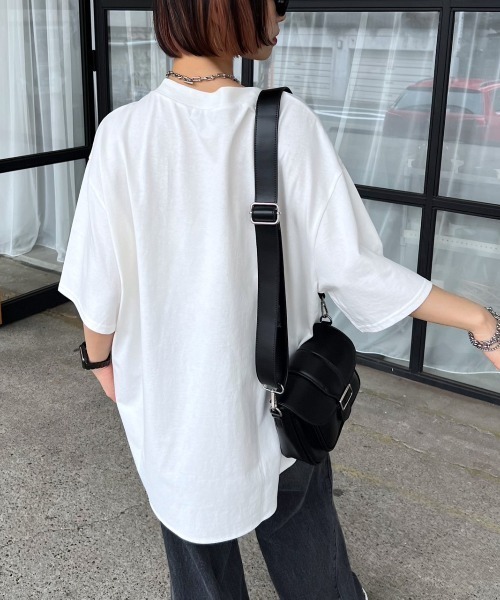 PAGEBOY（ページボーイ）の「WEB限定アイテム / BIGシルエットTシャツ（Tシャツ/カットソー・レディース・ブラック/ターコイズブルー/パープル/オフホワイト/グレイッシュベージュ/ホワイト系その他・FREE）」の19枚目の写真