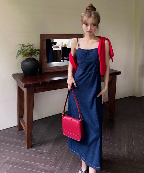 Vipoa（ヴィポア）の「デニムコンパクトキャミワンピース（ワンピース・レディース・ブルー・FREE）」の2枚目の写真