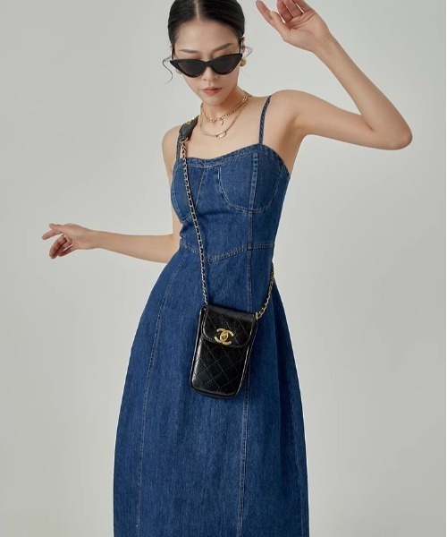 Vipoa（ヴィポア）の「デニムコンパクトキャミワンピース（ワンピース・レディース・ブルー・FREE）」の8枚目の写真