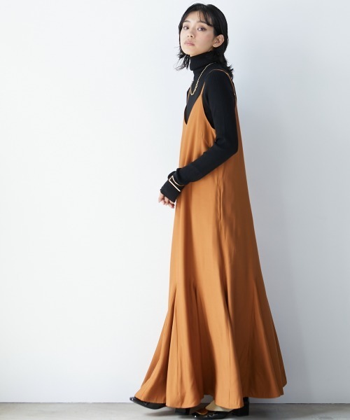 CHIC STYLE（シックスタイル）の「＜大きいサイズ＞裾フレアキャミソールマキシワンピース シックスタイル（ワンピース・レディース・ブラック/キャメル・L/LL/3L/4L/5L）」の9枚目の写真