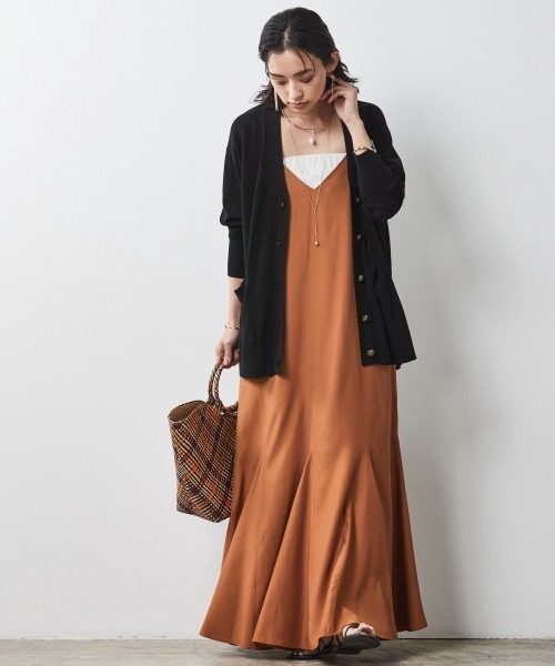 CHIC STYLE（シックスタイル）の「＜大きいサイズ＞裾フレアキャミソールマキシワンピース シックスタイル（ワンピース・レディース・ブラック/キャメル・L/LL/3L/4L/5L）」の18枚目の写真