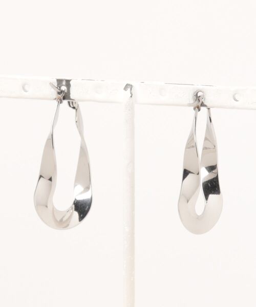 B.I.D.(ビーアイディー)の「《Stainless》Tears Ring Pierce 35mm-ティアーズリング ピアス(ピアス(両耳用)・レディース・ゴールド/ブラック/シルバー・FREE)」の5枚目の写真