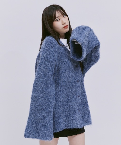 17HR（セブンティーンアワーズ）の「モヘアライクVネックニットカーディガン（カーディガン/ボレロ・レディース・ブラック/オフホワイト/ブルー・FREE）」の3枚目の写真