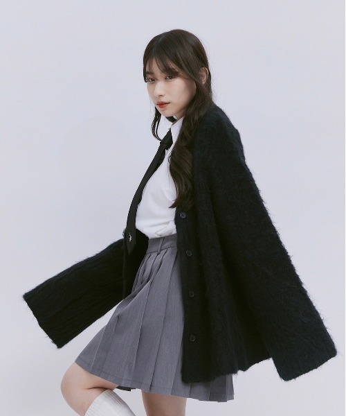 17HR（セブンティーンアワーズ）の「モヘアライクVネックニットカーディガン（カーディガン/ボレロ・レディース・ブラック/オフホワイト/ブルー・FREE）」の8枚目の写真