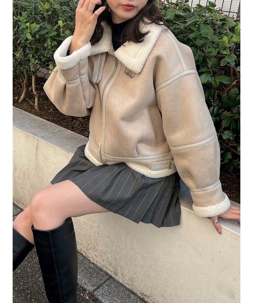 dazzlin(ダズリン)の「ボアコンパクトショートブルゾン(ブルゾン・レディース・ブラック/オフホワイト/アイボリー・FREE)」の8枚目の写真