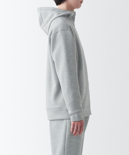 無印良品（ムジルシリョウヒン）の「〔MUJI WALKER〕ＵＶカット乾きやすいスウェットフルジップパーカ（パーカー・レディース・ネイビー/グレー系1/ブラック/アイボリー・L/XL/S/M/XS/XXL）」の6枚目の写真