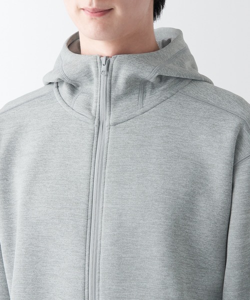 無印良品（ムジルシリョウヒン）の「〔MUJI WALKER〕ＵＶカット乾きやすいスウェットフルジップパーカ（パーカー・レディース・ネイビー/グレー系1/ブラック/アイボリー・L/XL/S/M/XS/XXL）」の9枚目の写真