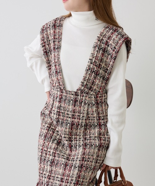 one after another NICE CLAUP（ワンアフターアナザーナイスクラップ）の「【WEB限定商品】ツイードジャンパースカート（ジャンパースカート・レディース・グレー系その他/レッド系その他/ブラック系その他・MEDIUM）」の2枚目の写真