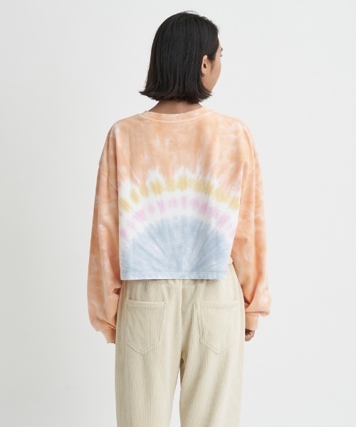 ROXY(ロキシー)の「CHANGE MAKER/ロキシーショート丈リラックスシルエットクルーネックスウェット(スウェット・レディース・ピンク/パープル/ブラック・MEDIUM/LARGE/SMALL)」の11枚目の写真