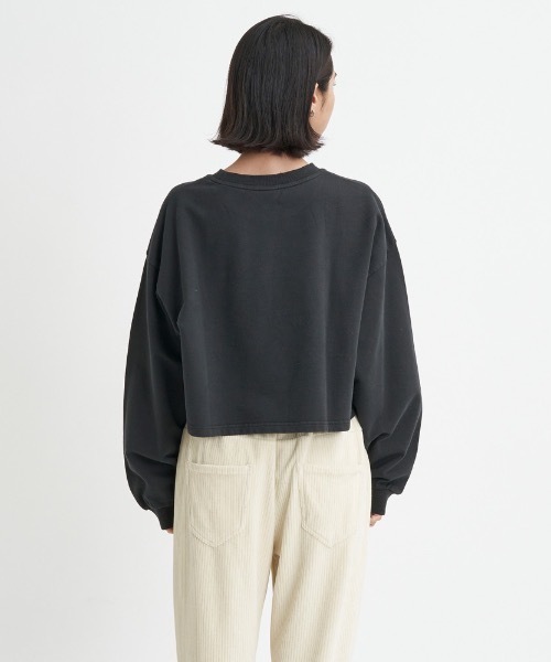 ROXY(ロキシー)の「CHANGE MAKER/ロキシーショート丈リラックスシルエットクルーネックスウェット(スウェット・レディース・ピンク/パープル/ブラック・MEDIUM/LARGE/SMALL)」の5枚目の写真