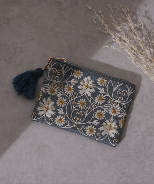 ビーズ刺繍ポーチ（ポーチ）｜emesuelee（エメスーリー）の