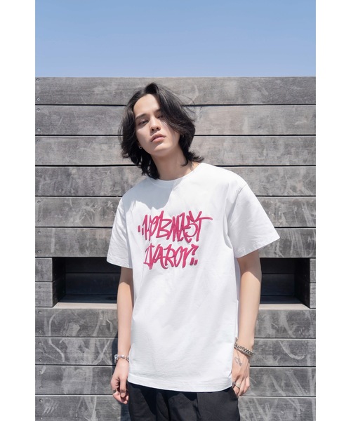 KOBMAST IVAROV(コブマストアイバロブ)の「【KOBMAST IVAROV 】Tシャツ - 描き下ろしリルーシュ(Tシャツ/カットソー・レディース・ホワイト×ピンク・LARGE/X-LARGE/MEDIUM)」の4枚目の写真