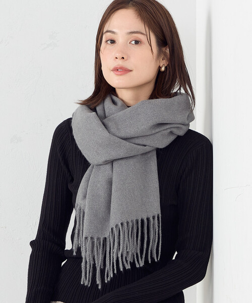 MONO　COMME CA（モノコムサ）の「ソフトタッチストール（ストール/ショール・レディース・オフホワイト/ライトグレー/ベージュ/チャコール・FREE）」の7枚目の写真