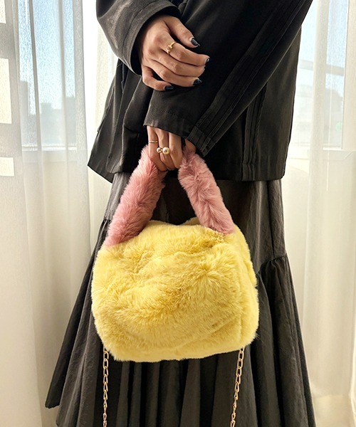 SEN TOKYO（セントーキョー）の「シーズンライクな差し色。2WAYもこもこバイカラーハンドバック（ハンドバッグ・レディース・イエロー/ブラウン/グレー・FREE）」の3枚目の写真