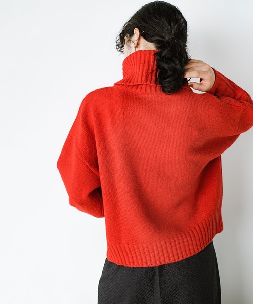 haco!(ハコ)の「女らしさは包んで魅せる スリットタートルネックニット(ニット/セーター・レディース・レッド/アイボリー/ブラック・MEDIUM/X-LARGE/LARGE/SMALL)」の19枚目の写真