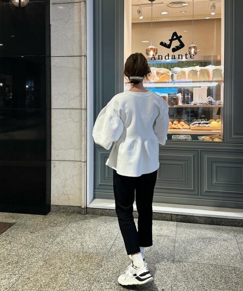 Lajour（ラジュール）の「日本製ペプラムプルオーバー（Tシャツ/カットソー・レディース・モカ/ブラック/ホワイト/ネイビー・フリー）」の19枚目の写真