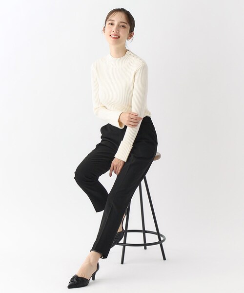 index（インデックス）の「◆≪5color≫ パール調ボタン リブハイネックニット【洗濯機洗い可】（ニット/セーター・レディース・チャコールグレー/ブルー系5/グレー系4/ライトベージュ/オフホワイト・38/36/42/40）」の6枚目の写真