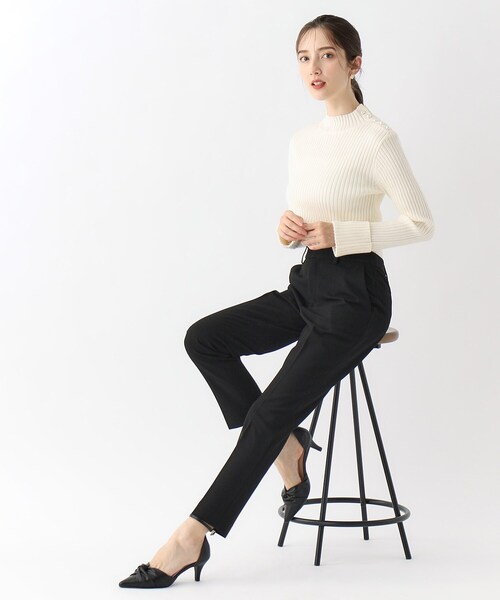 index（インデックス）の「◆≪5color≫ パール調ボタン リブハイネックニット【洗濯機洗い可】（ニット/セーター・レディース・チャコールグレー/ブルー系5/グレー系4/ライトベージュ/オフホワイト・38/36/42/40）」の7枚目の写真