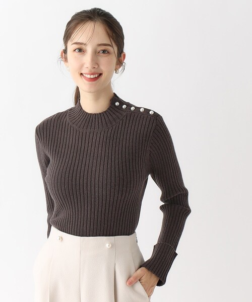 index（インデックス）の「◆≪5color≫ パール調ボタン リブハイネックニット【洗濯機洗い可】（ニット/セーター・レディース・チャコールグレー/ブルー系5/グレー系4/ライトベージュ/オフホワイト・38/36/42/40）」の11枚目の写真