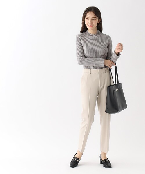 index（インデックス）の「◆≪5color≫ パール調ボタン リブハイネックニット【洗濯機洗い可】（ニット/セーター・レディース・チャコールグレー/ブルー系5/グレー系4/ライトベージュ/オフホワイト・38/36/42/40）」の15枚目の写真