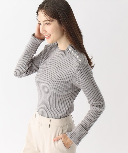 index（インデックス）の「◆≪5color≫ パール調ボタン リブハイネックニット【洗濯機洗い可】（ニット/セーター・レディース・チャコールグレー/ブルー系5/グレー系4/ライトベージュ/オフホワイト・38/36/42/40）」の17枚目の写真