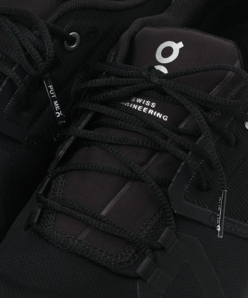 On（オン）の「【On(オン)】Cloud 5 Waterproof（スニーカー・メンズ・ブラック/ライトグレー・26.5cm/27cm/27.5cm/28cm）」の12枚目の写真