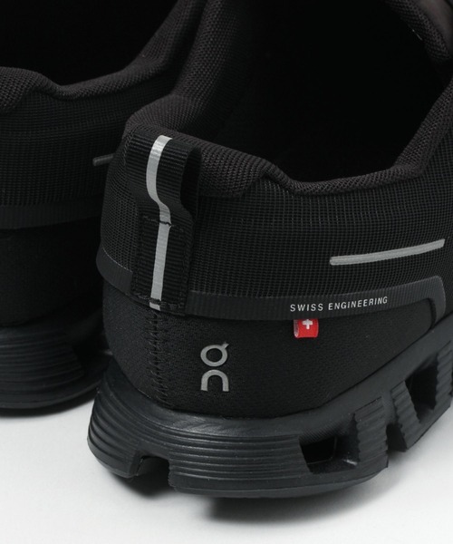 On（オン）の「【On(オン)】Cloud 5 Waterproof（スニーカー・メンズ・ブラック/ライトグレー・26.5cm/27cm/27.5cm/28cm）」の14枚目の写真