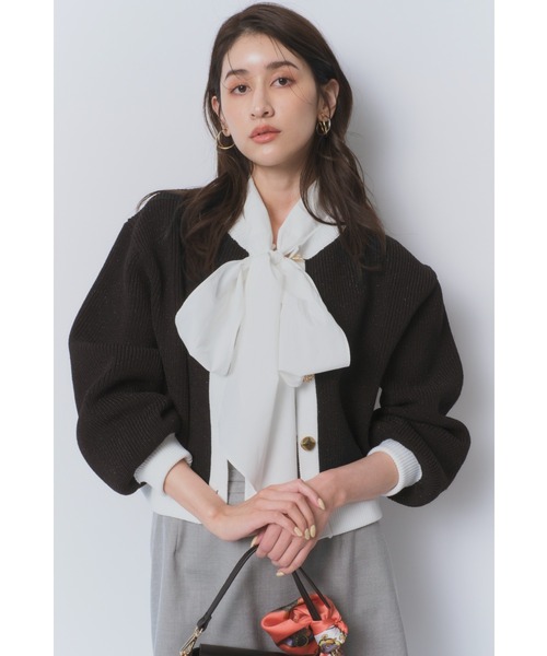 JUSGLITTY（ジャスグリッティー）の「シャイニーマルチ釦カーデ