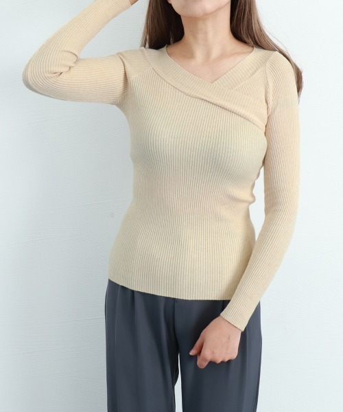 Miniministore(ミニミニストア)の「ニットトップス Vネック 肌見せ 韓国風(ニット/セーター・レディース・ベージュ/ホワイト/モカ/グレー/ブラック・FREE)」の17枚目の写真