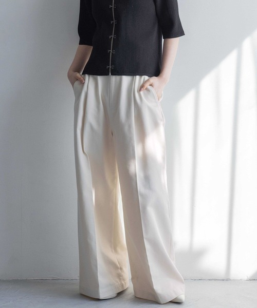 yuw（ユウ）の「タックバギーパンツ 106300（その他パンツ・レディース・ブラック/ナチュラル・MEDIUM/LARGE）」の9枚目の写真