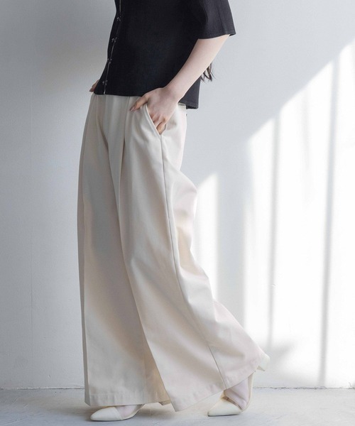 yuw（ユウ）の「タックバギーパンツ 106300（その他パンツ・レディース・ブラック/ナチュラル・MEDIUM/LARGE）」の11枚目の写真