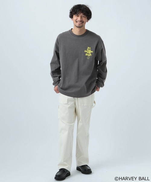 BAYFLOW(ベイフロー)の「【SMILEY FACE(スマイリーフェイス)】HELLO SMILEY長袖プリントTシャツ(Tシャツ/カットソー・メンズ・ホワイト系/チャコール/オフホワイト/イエロー・MEDIUM/LARGE)」の19枚目の写真