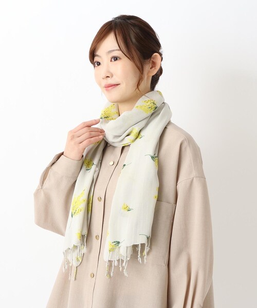 one'sterrace(ワンズテラス)の「◆【ひんやり】3WAYストール フレッシュミモザ(ストール/ショール・レディース・グレー系4/ネイビー系5/アイボリー系8・99)」の9枚目の写真