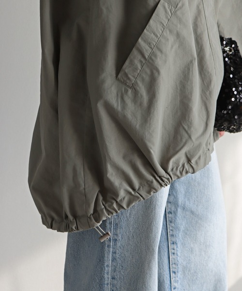 COURO（コウロ）の「スタンドカラーナイロンモンスターコート（ナイロンジャケット・レディース・アイボリー/グレイッシュベージュ/カーキ/ブラック・M/L）」の10枚目の写真