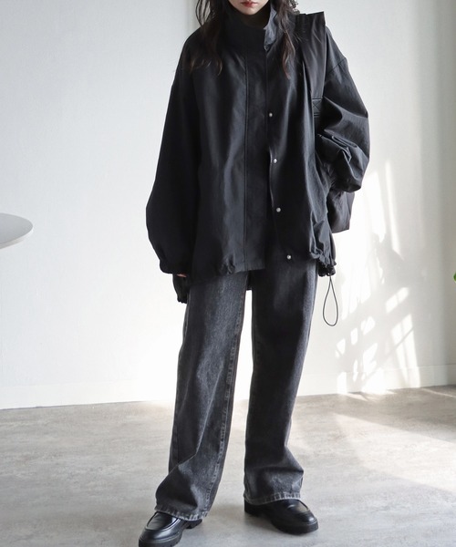 COURO（コウロ）の「スタンドカラーナイロンモンスターコート（ナイロンジャケット・レディース・アイボリー/グレイッシュベージュ/カーキ/ブラック・M/L）」の19枚目の写真