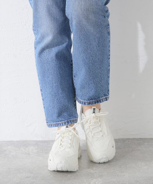 SLOBE IENA（スローブイエナ）の「《WEB限定》【NIKE/ナイキ】 TC7900（スニーカー・レディース・ホワイト・23cm/23.5cm/24cm/24.5cm/25cm）」の13枚目の写真