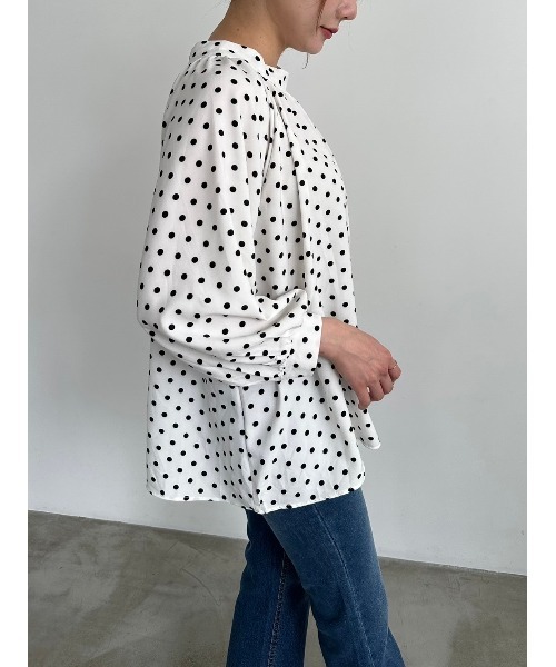 DAIS-Y（デイジー）の「ドット柄プチハイネックドルマンスリーブ