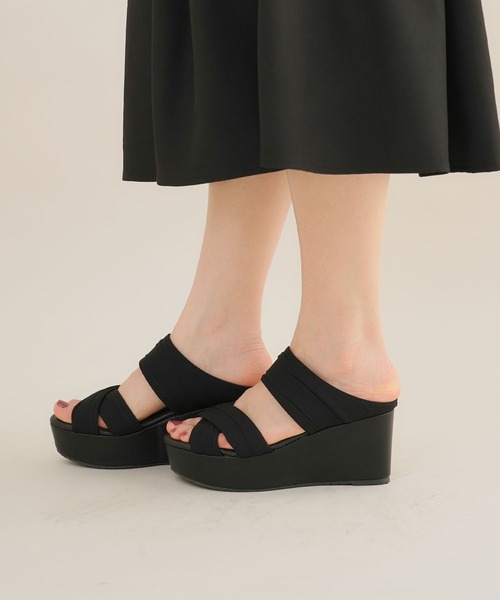 Newlyme（ニューリーミー）の「最強やみつき厚底フッドベッドドレープサンダル【レディース】【通販】【小さいサイズ】【大きいサイズ】（サンダル・レディース・ホワイト/ブラック/ホワイト系その他/ブラック系その他/グレー/グレー系その他・24cm/23.5cm/23cm/22.5cm/22cm/25.5cm/25cm/24.5cm）」の7枚目の写真