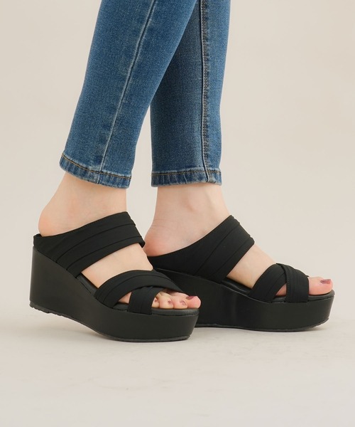 Newlyme（ニューリーミー）の「最強やみつき厚底フッドベッドドレープサンダル【レディース】【通販】【小さいサイズ】【大きいサイズ】（サンダル・レディース・ホワイト/ブラック/ホワイト系その他/ブラック系その他/グレー/グレー系その他・24cm/23.5cm/23cm/22.5cm/22cm/25.5cm/25cm/24.5cm）」の9枚目の写真