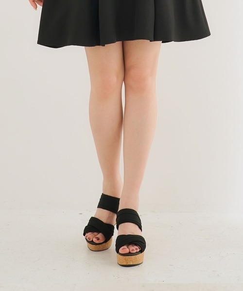 Newlyme（ニューリーミー）の「最強やみつき厚底フッドベッドドレープサンダル【レディース】【通販】【小さいサイズ】【大きいサイズ】（サンダル・レディース・ホワイト/ブラック/ホワイト系その他/ブラック系その他/グレー/グレー系その他・24cm/23.5cm/23cm/22.5cm/22cm/25.5cm/25cm/24.5cm）」の19枚目の写真