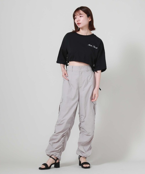 archives(アルシーヴ)の「ギャザーカーゴパンツ(カーゴパンツ・レディース・グレー/アイボリー/ブラック・MEDIUM)」の16枚目の写真